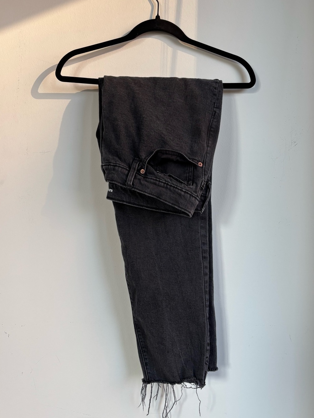 Old Navy Black Cropped O.G. Straight Frayed-Hem Jeans